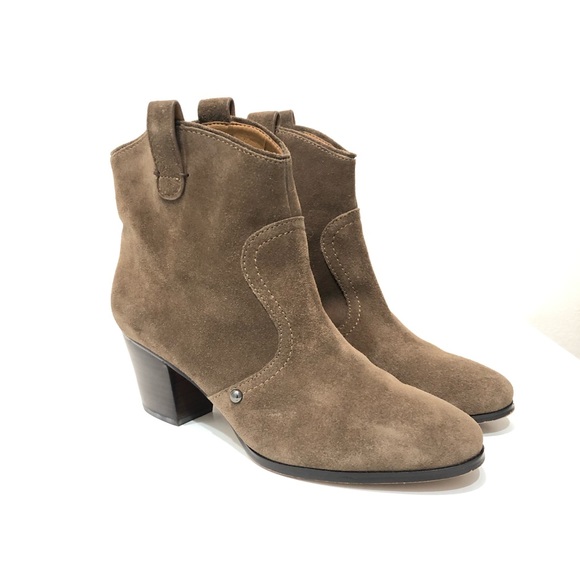 Coach: Women’s Suede Heeled Bootie with Pull Tabs: Size: 7 - Picture 3 of 8